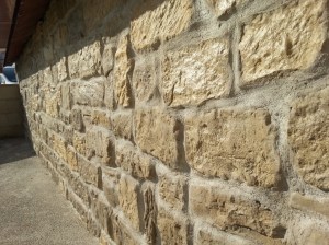 Roccia antica mix grigio-ocra e giallo-sinai