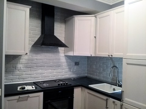 Cucina rivestita in Mattone bianco