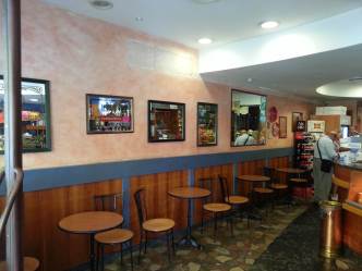 Il bar com'era prima dei lavori 