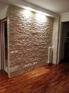 L'eleganza di Petra giallosinai accostata al parquet