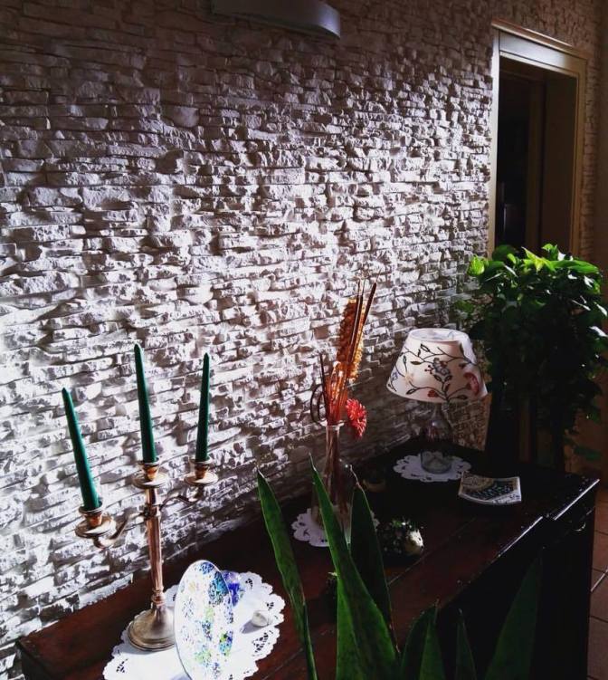 rivestimento parete interna pietra ricostruita primiceri
