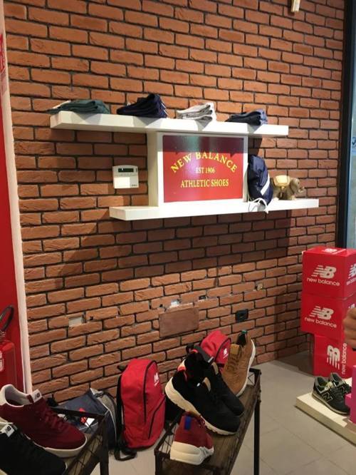 Mattone Siena negozio scarpe