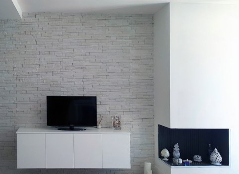 Quarzite, rivestimento interno, arredamento soggiorno, parete salotto rivestita, finta pietra prezzo, offerte pietra ricostruita, rivestimento, Primiceri, Rinnovareconlapietra.com, idee per arredare soggiorno, arredare con la pietra