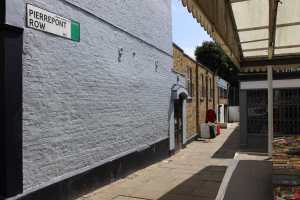 Pareti in finti mattoni, Pareti pannelli mattoni, Mattoni su parete, foto di parete in mattoni, Mattoni, Mattoncini in pietra ricostruita, mattoni in gesso, mattoni in polistirolo, rivestimenti mattoni prezzo, posa in opera mattoni roma, quanto costa rivestire una parete in mattoni, rinnovareconlapietra, montaggio parete mattoni, mattoni fai da te, arredamento negozi, mattoncini su parete