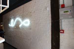 Pareti in finti mattoni, Pareti pannelli mattoni, Mattoni su parete, foto di parete in mattoni, Mattoni, Mattoncini in pietra ricostruita, mattoni in gesso, mattoni in polistirolo, rivestimenti mattoni prezzo, posa in opera mattoni roma, quanto costa rivestire una parete in mattoni, rinnovareconlapietra, montaggio parete mattoni, mattoni fai da te, arredamento negozi, mattoncini su parete