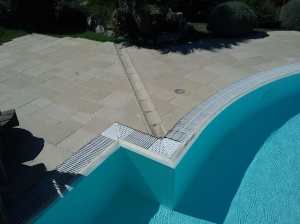 pavimenti antichizzati, pavimenti antichi, vecchi pavimenti, pavimenti recuperati, oavimenti Primiceri, pavimenti da esterno, pavimenti da giardino, sentieri in giardino, sentieri su prato, vialetti su prato, vialetti a secco, giardino, villa d'epoca