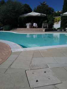 pavimenti antichizzati, pavimenti antichi, vecchi pavimenti, pavimenti recuperati, oavimenti Primiceri, pavimenti da esterno, pavimenti da giardino, sentieri in giardino, sentieri su prato, vialetti su prato, vialetti a secco, giardino, villa d'epoca