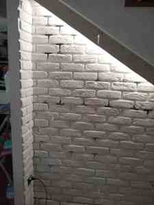 Pareti in Mattone, Mattone bianco per rivestimento, Rivestire con i mattoni, Mattoncini da rivestimento, Arredo negozi Roma, Preventivo pietra ricostruita, pietra ricomposta, Superfici in mattone, Parete di mattoni bianchi, Primiceri, rinnovareconlapietra.com, Casalpalocco, Infernetto, Eur, Roma