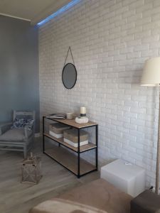 Pareti in mattone, Pareti mattoni a vista, Mattoni a vista, Superfici a mattoncini, Shabby, Industrial, arredamento soggiorno, mattoncini, rivestimenti a mattone, rivestimenti a mattoncino, mattoni antichi, mattoncini antichizzati, listelli, finta pietra, finti mattoni, pannelli mattone, gree, arreda negozi roma, progettazione interni, roma, infernetto, casalpalocco, Barbara Benini, rinnovareconlapietra.com 