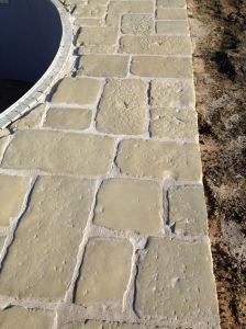 piscina in costruzione, pavimenti per piscina, i mgiliori pavimenti per piscina