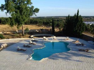 piscina in costruzione, pavimenti per piscina, i mgiliori pavimenti per piscina