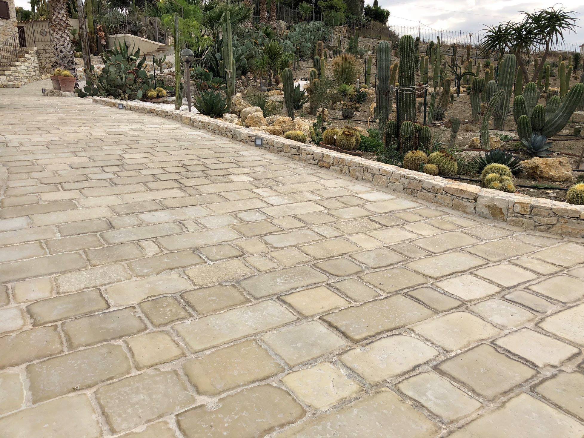 PAVIMENTI PER ALBERGHI, PAVIMENTI PER AGRITURISMO, PAVIMENTI PARTICOLARI, PAVIMENTI PER STRUTTURE RICETTIVE, PAVIMENTI PER ESTERNI, PAVIMENTI PER ESTERNO, PAVIMENTI PIETRA RICOMPOSTA, PAVIMENTI PER AGRITURISMO, PIETRA RICOSTRUITA PRIMICERI, VECCHIO BASOLATO, PRIMICERI, CHIANCA, ALBERGHI, PAVIMENTI PER AGRITURISMO