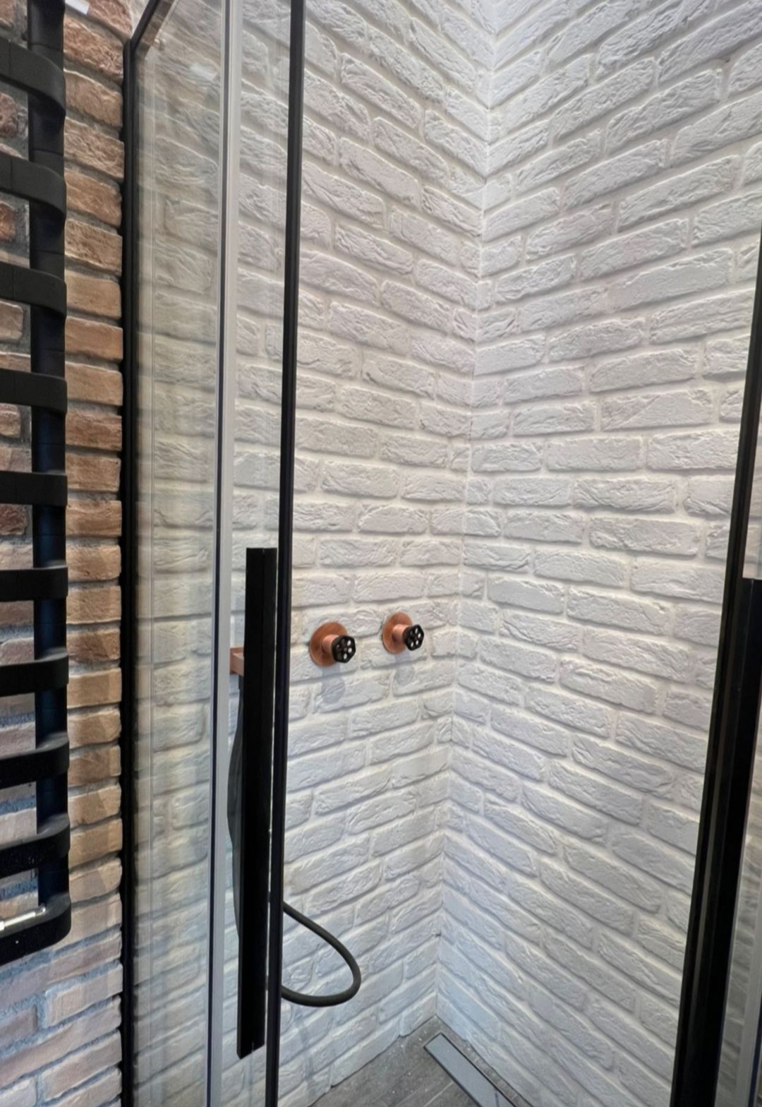 box doccia mattone bianco