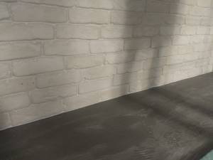 come posare una parete in mattoni